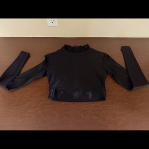 ACACIA 🌺 Black Long Sleeve Crop Top